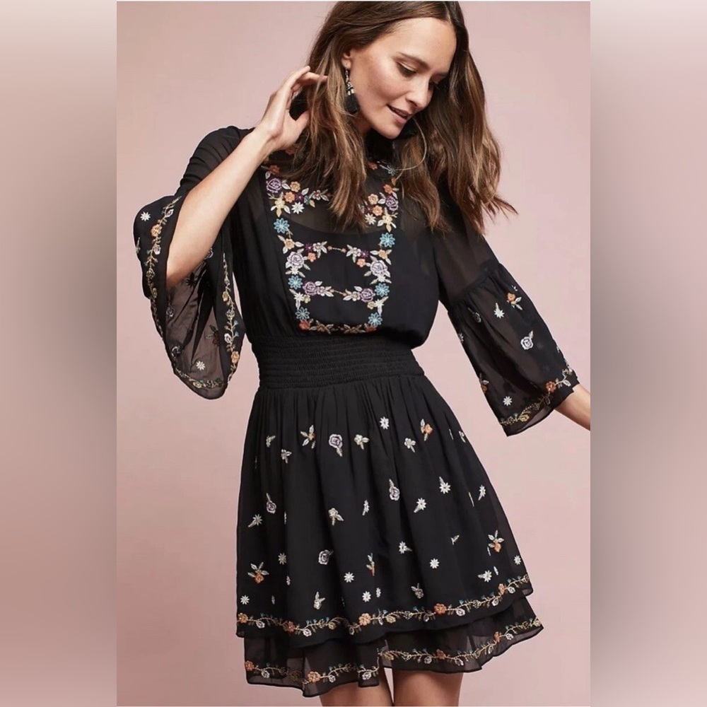 Maeve Anthropologie Anfisa embroidered tunic dress‎ in black size Small